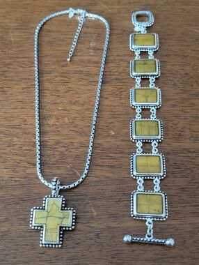 Premier Designs necklace & bracelet